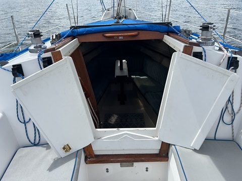 Catalina Capri 26, 1991 sailboat