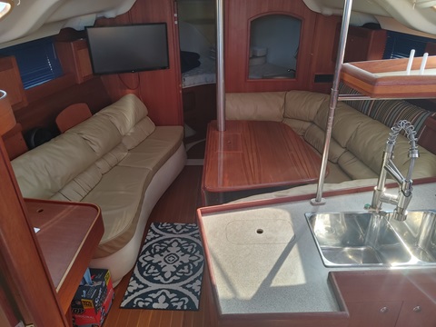 Hunter 380, 2002 sailboat