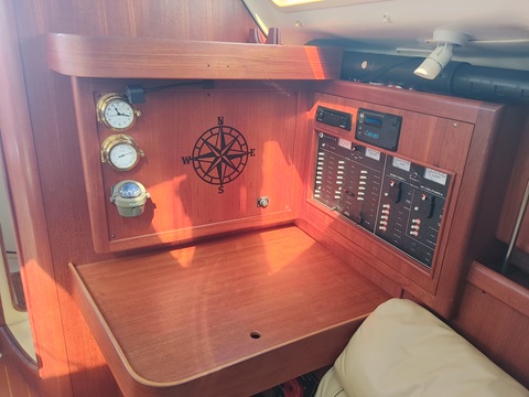 Hunter 380, 2002 sailboat