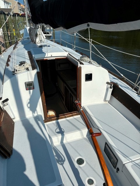 Irwin 31 Yawl, 1968 sailboat