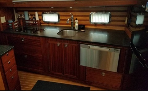 Islander Freeport 41, 1975 sailboat