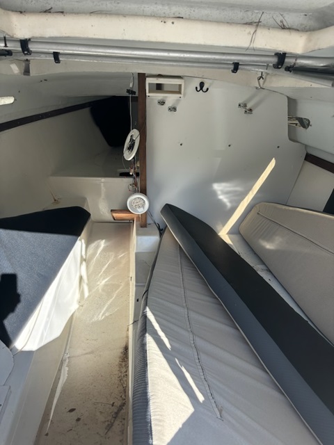 MacGregor 25MH, 1982 sailboat