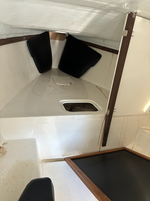 MacGregor 25MH, 1982 sailboat
