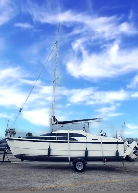 MacGregor 26M, 2009 sailboat