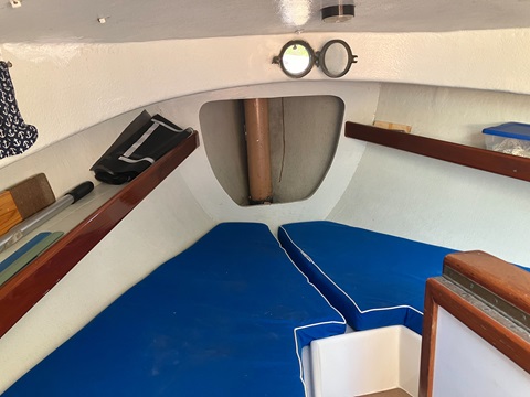 Marshall Sanderling Catboat 18, 1988 sailboat