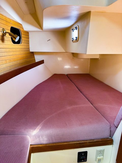 CS 36 Merlin, 1988 sailboat