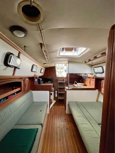 Pacific Seacraft 34, 1993 sailboat