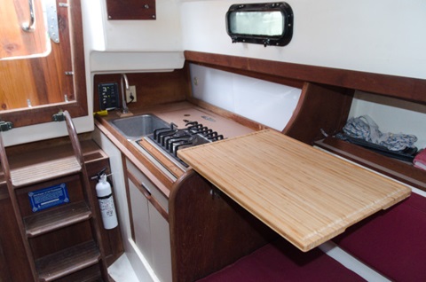 Sea Sprite 28, 1982 sailboat