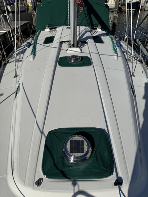 Beneteau Oceanis 351 sailboat