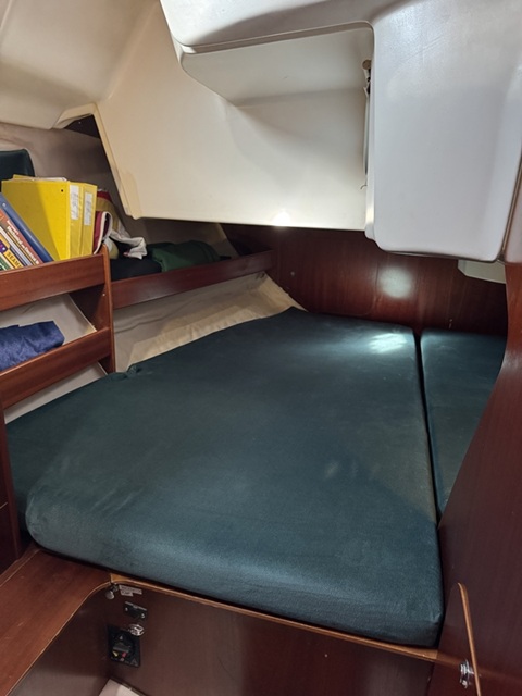Beneteau Oceanis 351 sailboat