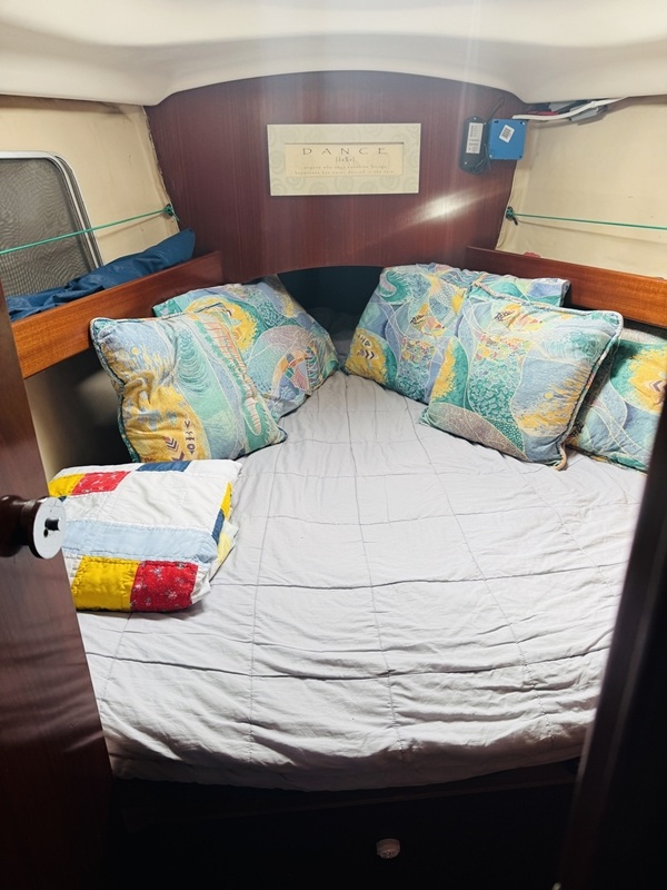 Beneteau Oceanis 351 sailboat