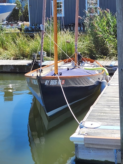 Bristol Lugger, 1979 sailboat