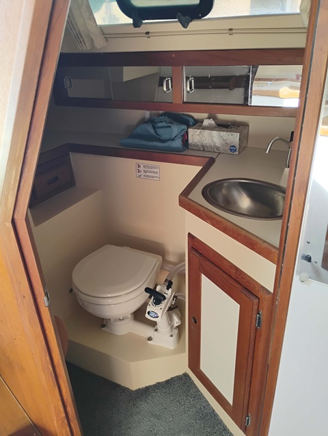 Catalina Capri 26, 1990 sailboat