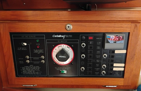 Catalina Capri 26, 1990 sailboat