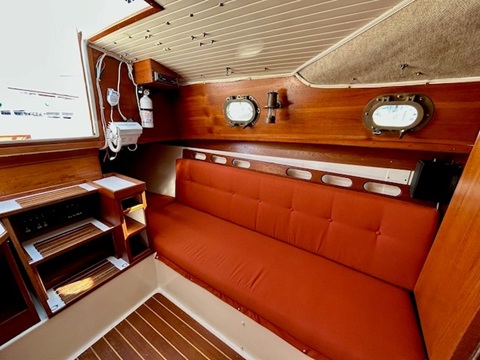 Hutchins Com-Pac 25, 2002 sailboat