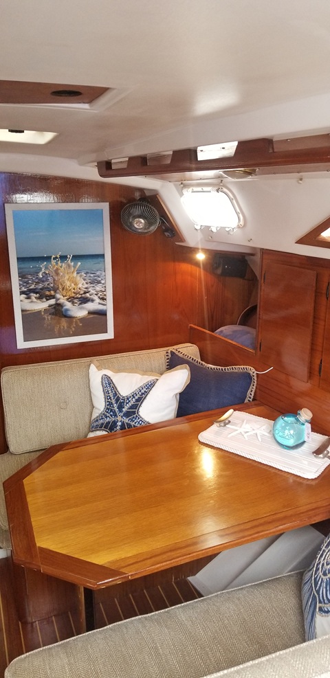 Hunter 34, 1984 sailboat