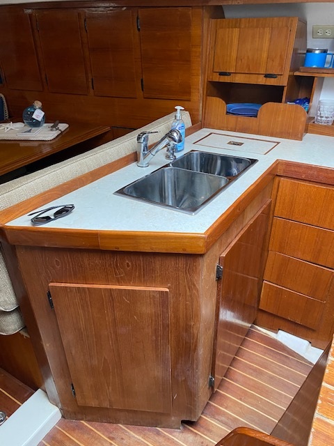 Hunter 34, 1984 sailboat