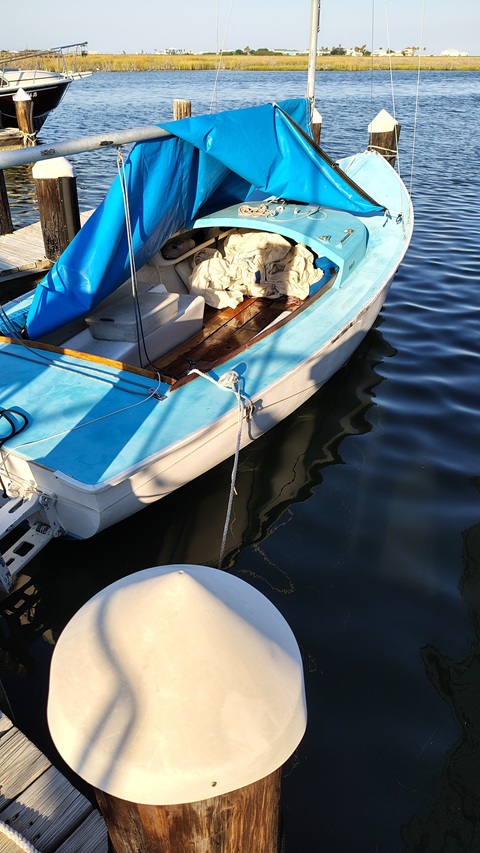Rhodes 19, 1965 sailboat