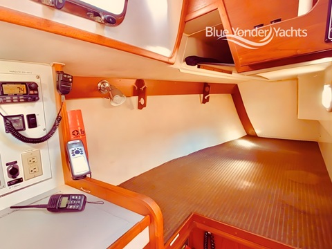 Caliber 35 LRC, 1995 sailboat