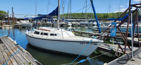 Catalina 27, 1982 sailboat