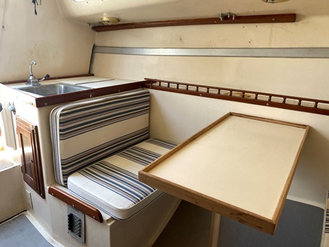 Columbia 26 MKII, 1970 sailboat