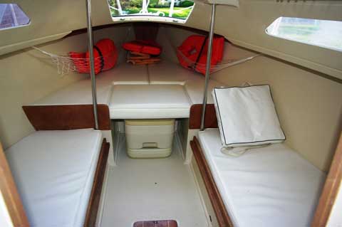 Catalina Capri 18, 1987 sailboat