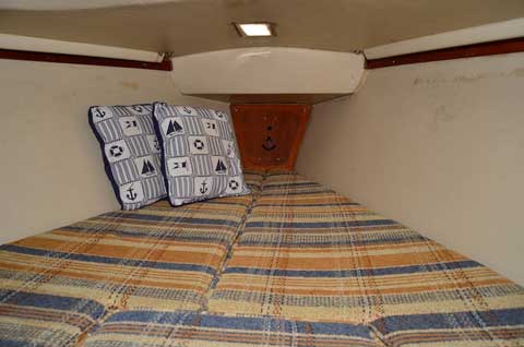 Catalina 25 Fin Keel, 1982 sailboat