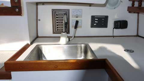 Catalina 25, 1983 sailboat