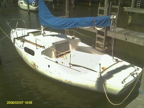 Columbia 24, 1966 sailboat
