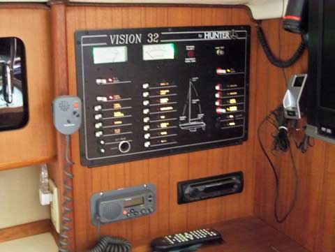 Hunter Vision 32, 1994 sailboat
