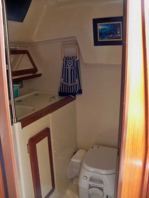 Hunter Vision 32, 1994 sailboat