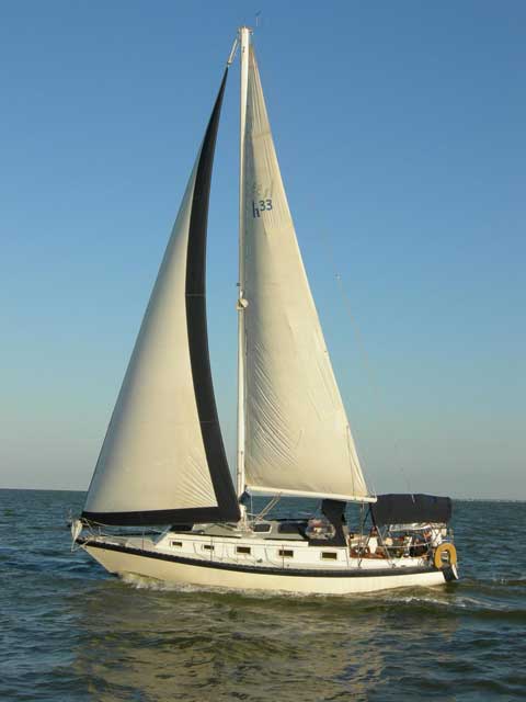 Hunter Chreubini 33', 1980 sailboat