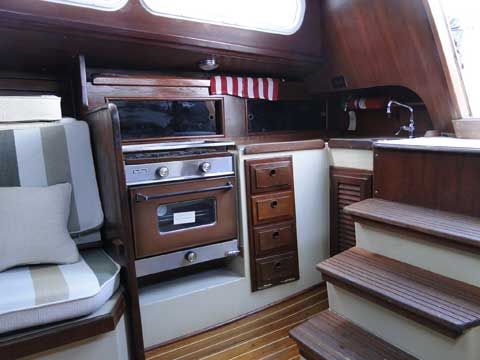 Islander 36, 1976 sailboat