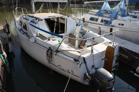 Laguna 26, 1983 sailboat