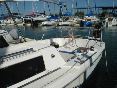 Rhodes 22, 1984 sailboat