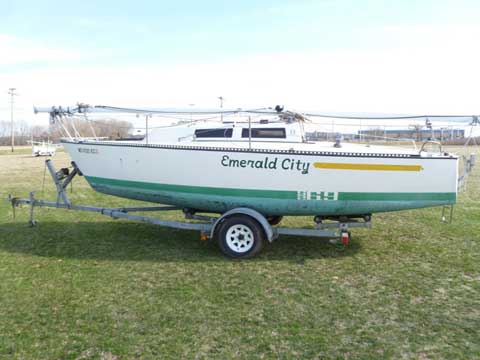 S2 6.9, 1984 sailboat