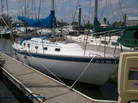 Endeavour 32, 1979 sailboat