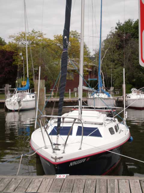 Rhodes 22, 1986 sailboat