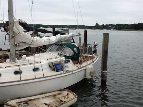 Allied Sea Breeze, 35 ft, 1968 sailboat