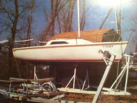 Capri 22 fin keel, 1985 sailboat