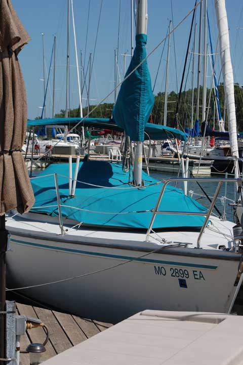 Capri 26116 sailboat