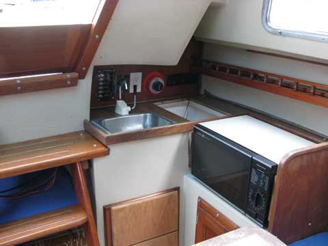 Catalina 25 sailboat