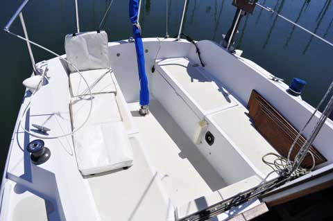 Ericson 25+, 1979 sailboat