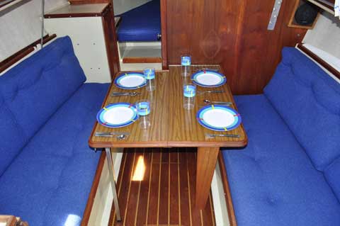 Ericson 25+, 1979 sailboat