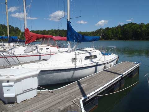 Helms 24, 1981 sailboat