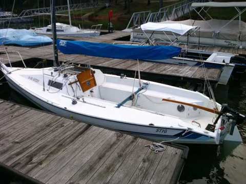 Holder 20, 1983 sailboat