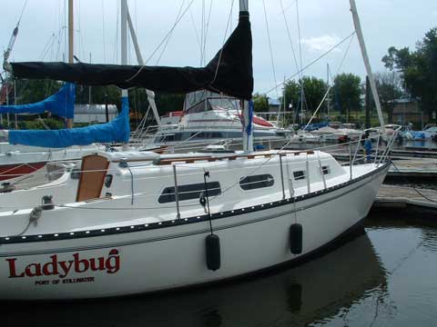Hunter 27, 1997 sailboat