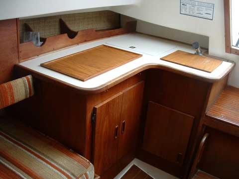 Hunter 27, 1997 sailboat