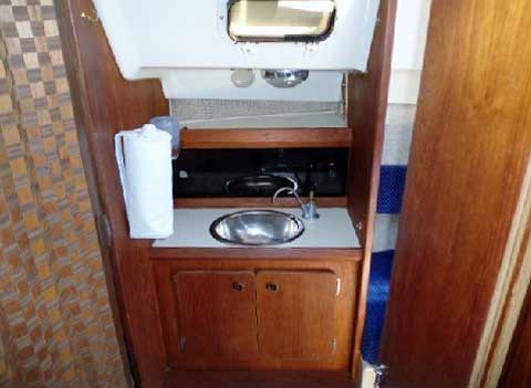 Oday 26, 1985 sailboat