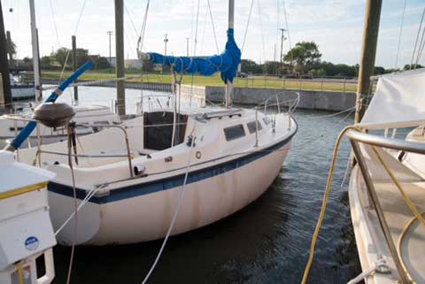 Columbia 7.6, 1978 sailboat